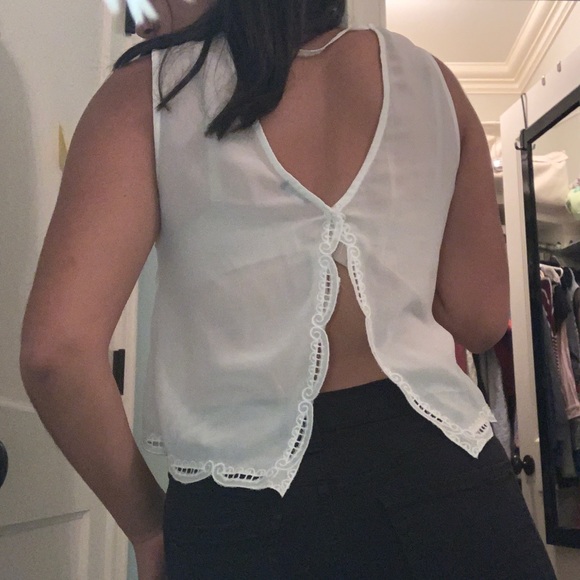 ADORABLE VINTAGE BRANDY MELVILLE TANK! - Picture 2 of 5